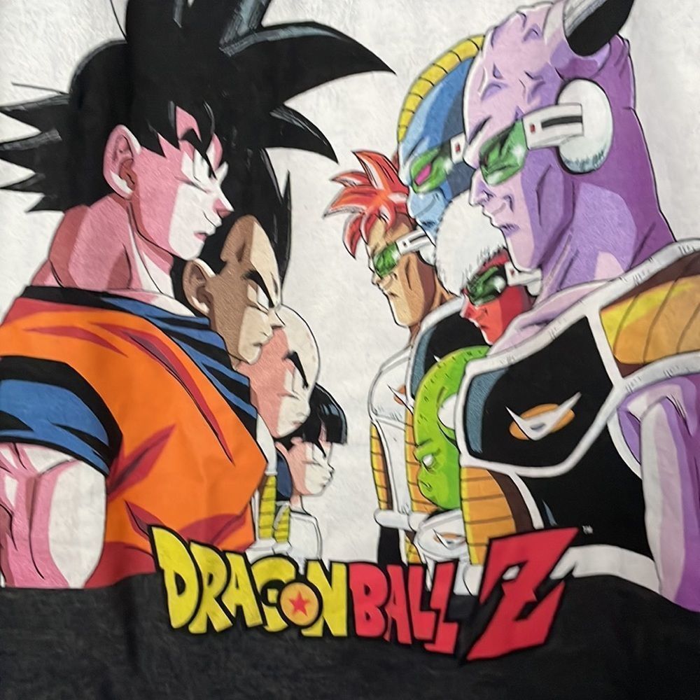 DragonBall Z T-shirt Mens Large 42/44. EUC. Funimation. Gray - Picture 3 of 4